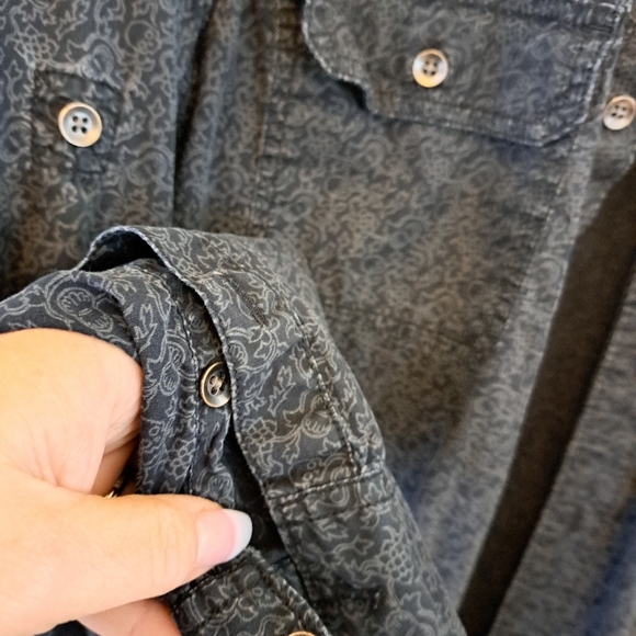 Mens ROCK & REPUBLIC button up - Picture 8 of 8